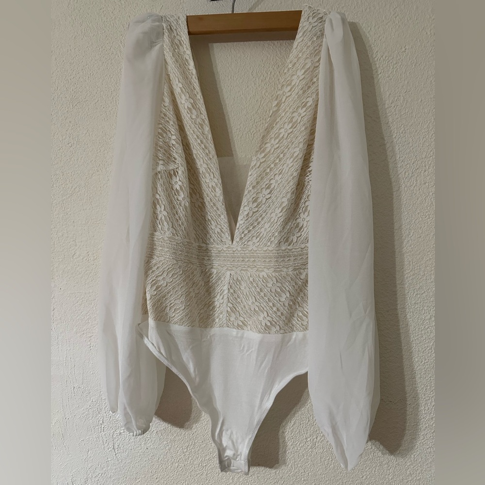 Lulus Bodysuit White Nylon/Spandex Delightful Option Lace Balloon Sleeve NWT  M